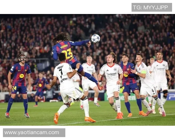 国王杯精彩对决拜仁凭争议判罚1-0逆转巴萨引发全场热议