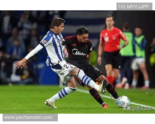 欧联杯精彩对决里昂大胜AC米兰神扑时刻引发全场欢呼