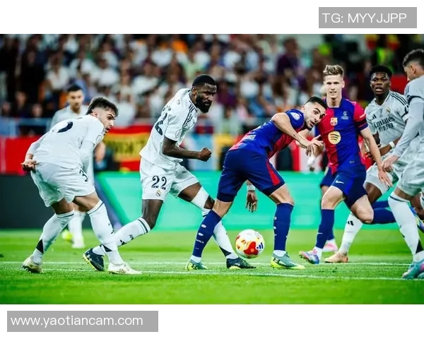 欧联杯激战巴萨逆转里昂绝杀瞬间引发争议判罚全场沸腾 欧联杯激战巴萨逆转里昂绝杀瞬间引发争议判罚全场沸腾