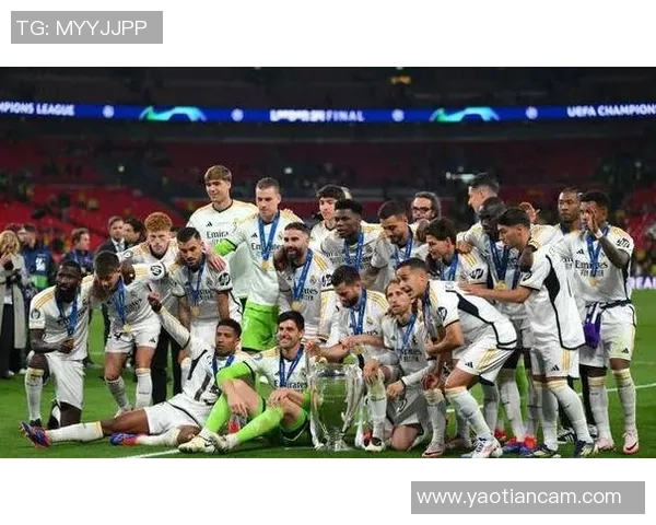 欧冠震撼时刻那不勒斯与皇马战成平局乌龙球成比赛转折点